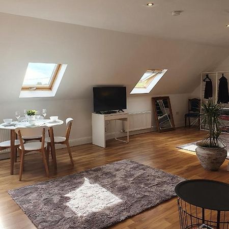 Captivating 1-Bed Apartment In Cloyne Cork Bagian luar foto